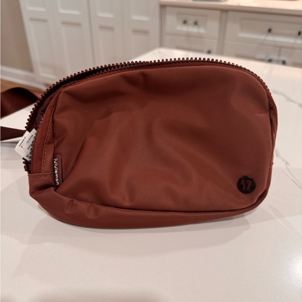 Lululemon Everywhere belt bag LIMITED EDITION COLOR - Ancient Copper